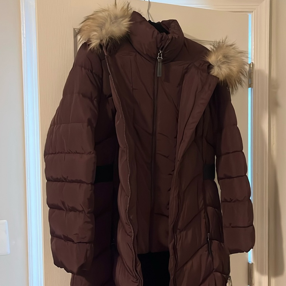 Calvin Klein Women’sFaux Fur Trimmed hood